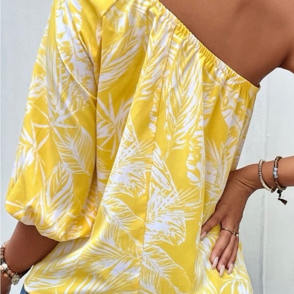 Tropical one shoulder lantern top - Picture 3 of 3